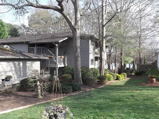 206 Holiday East #104