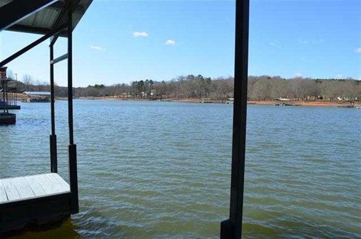 63/64 Lakefront Road