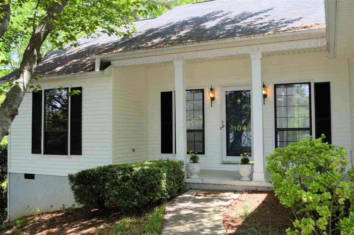 104 Shorecrest Drive