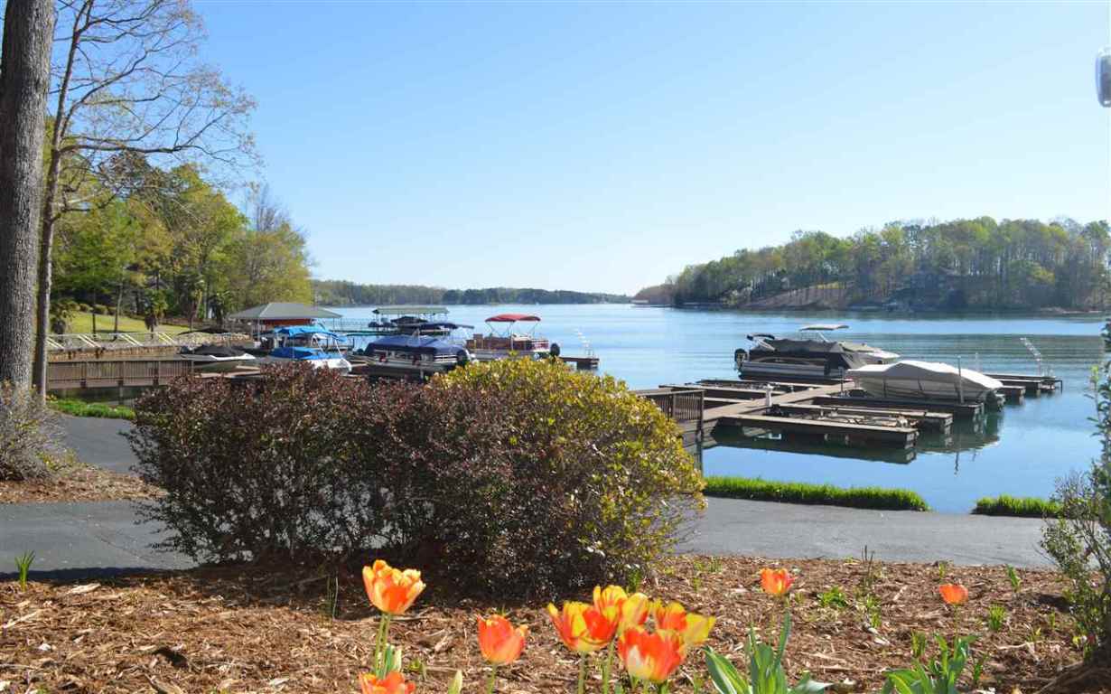 131 South Oak Pointe Drive