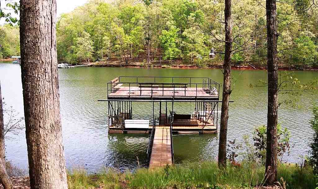 Property image 1 at 806 Dogwood Lane, Townville, SC 29689