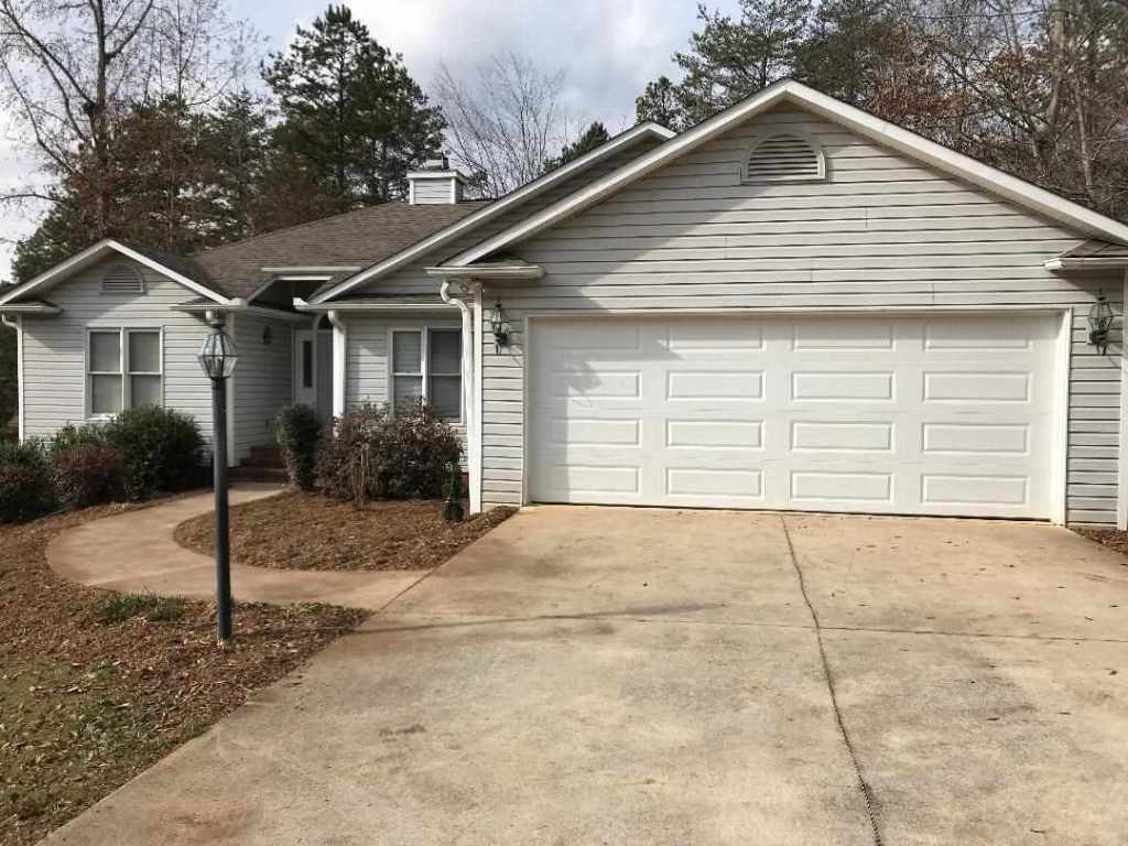 Property image 1 at 15056 Beacon Ridge Drive, Seneca, SC 29678