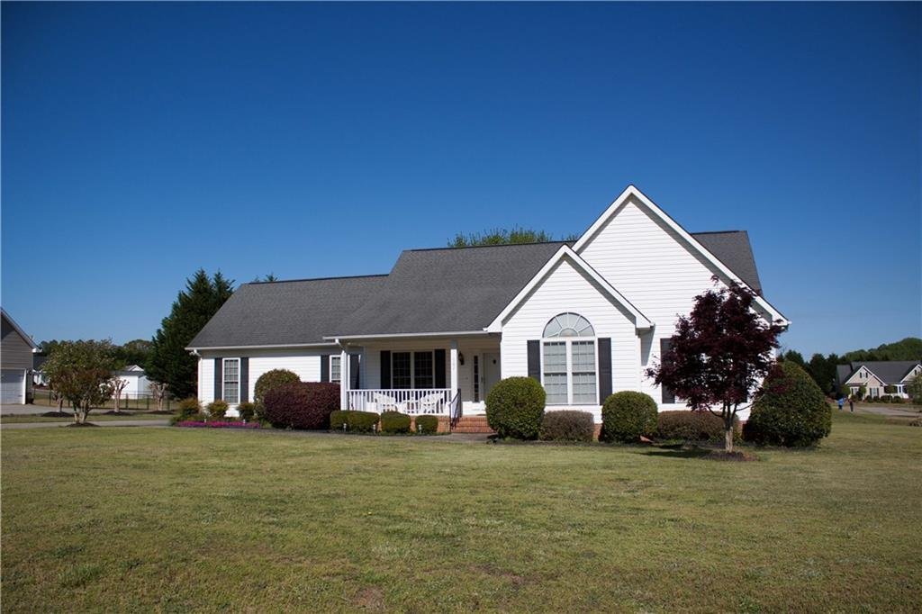 Property image 1 at 107 Landau Lane, Anderson, SC 29625