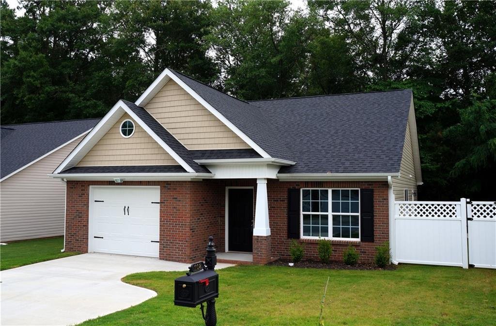 Property image 1 at 102 Abigail Lane, Anderson, SC 29621