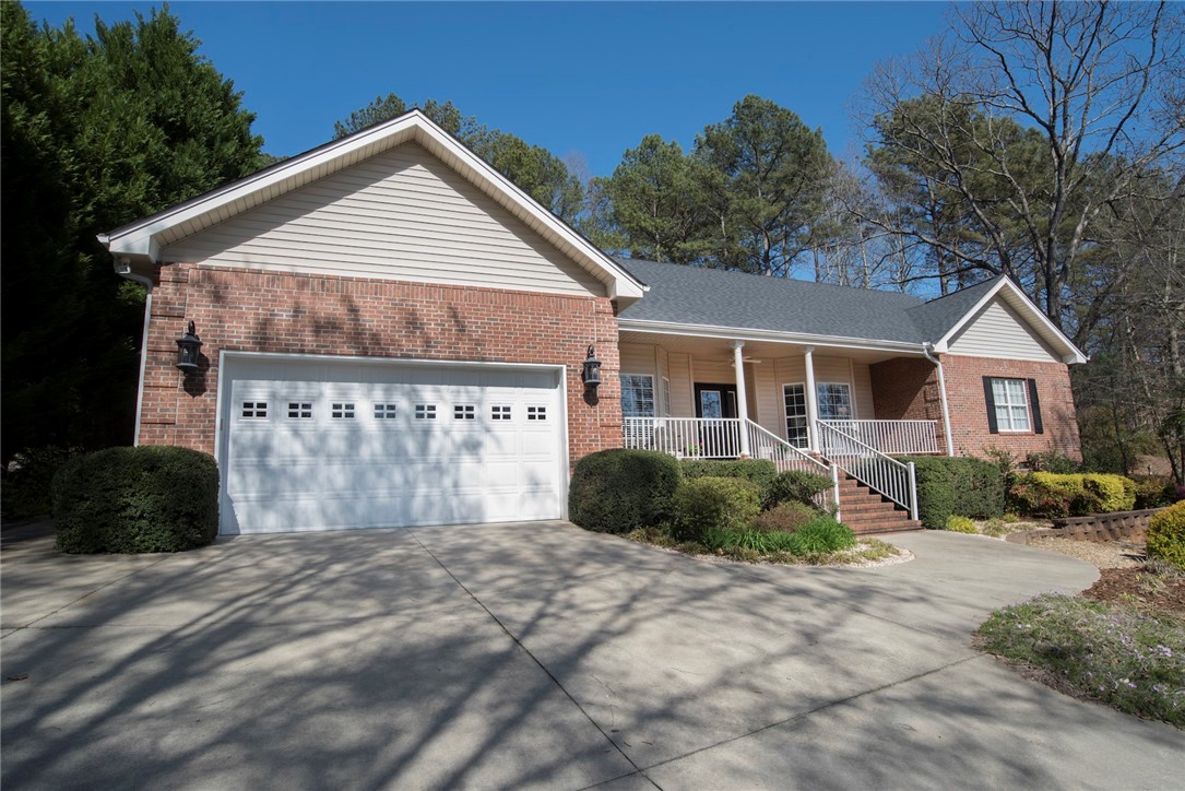 Property image 1 at 320 Amethyst Way, Seneca, SC 29672