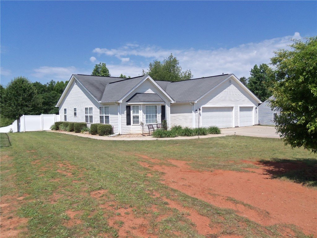 1009 Blumefield Road