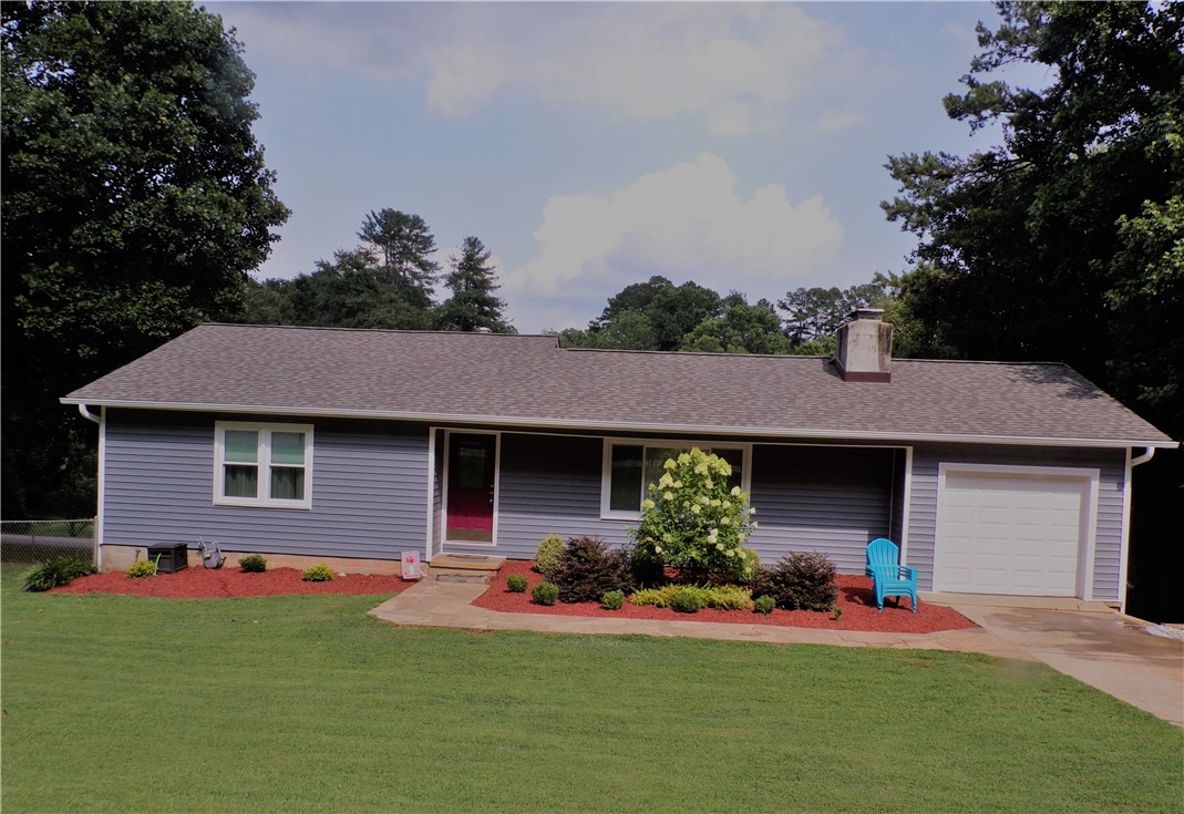 Property image 1 at 654 Poplar Street, Walhalla, SC 29691