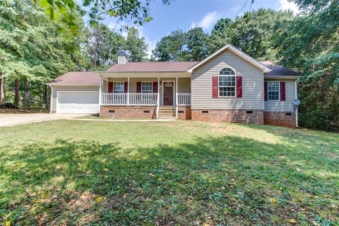 Property image 1 at 124 Edgewater Drive, Anderson, SC 29626
