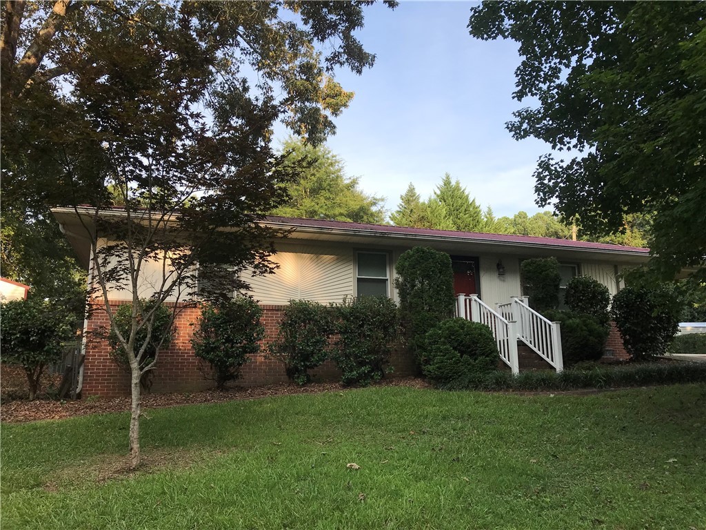 Property image 1 at 1060 Greenwich Drive, Walhalla, SC 29691