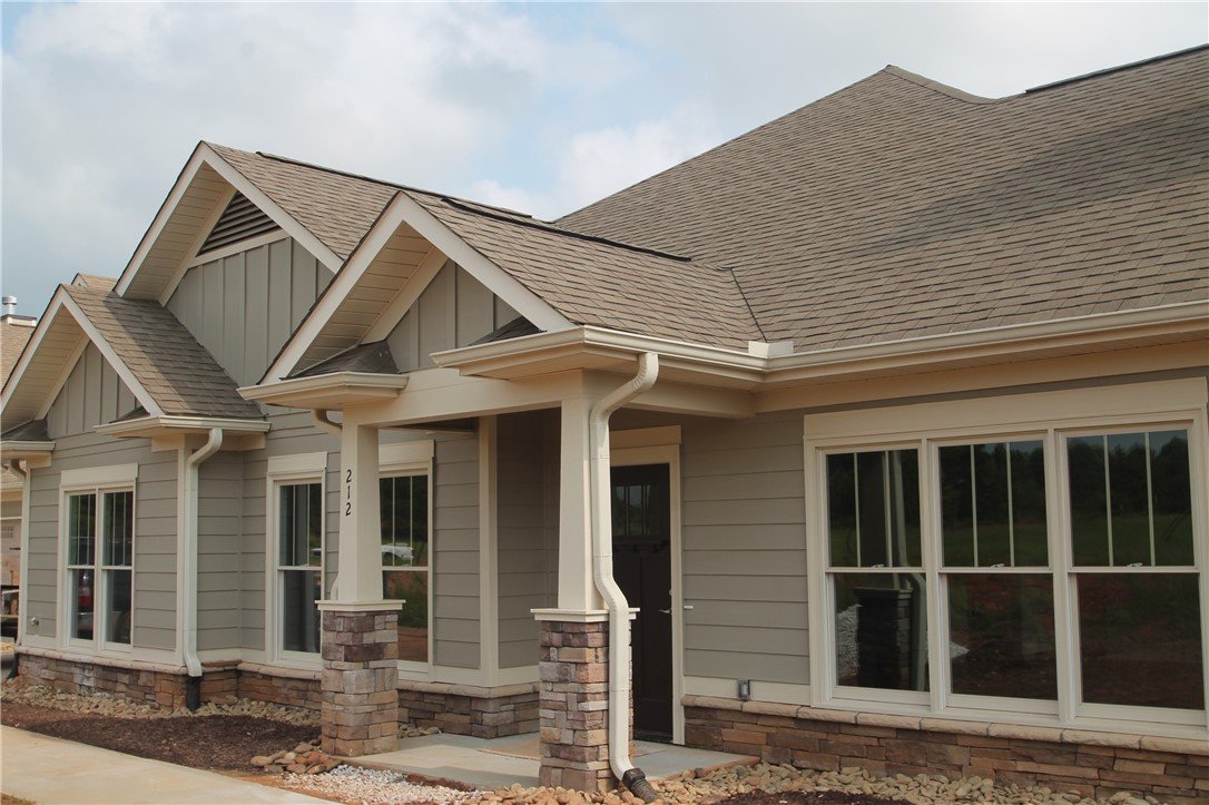 Property image 1 at 212 Meridian Way, Seneca, SC 29672