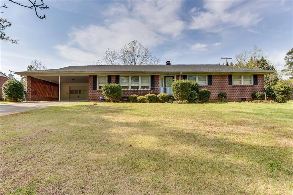 Property image 1 at 215 Beauregard Avenue, Anderson, SC 29625