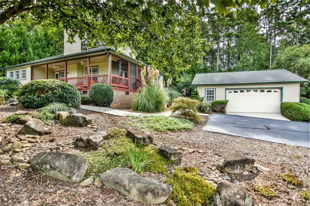 Property image 1 at 207 Fisherman Lane, Seneca, SC 29672