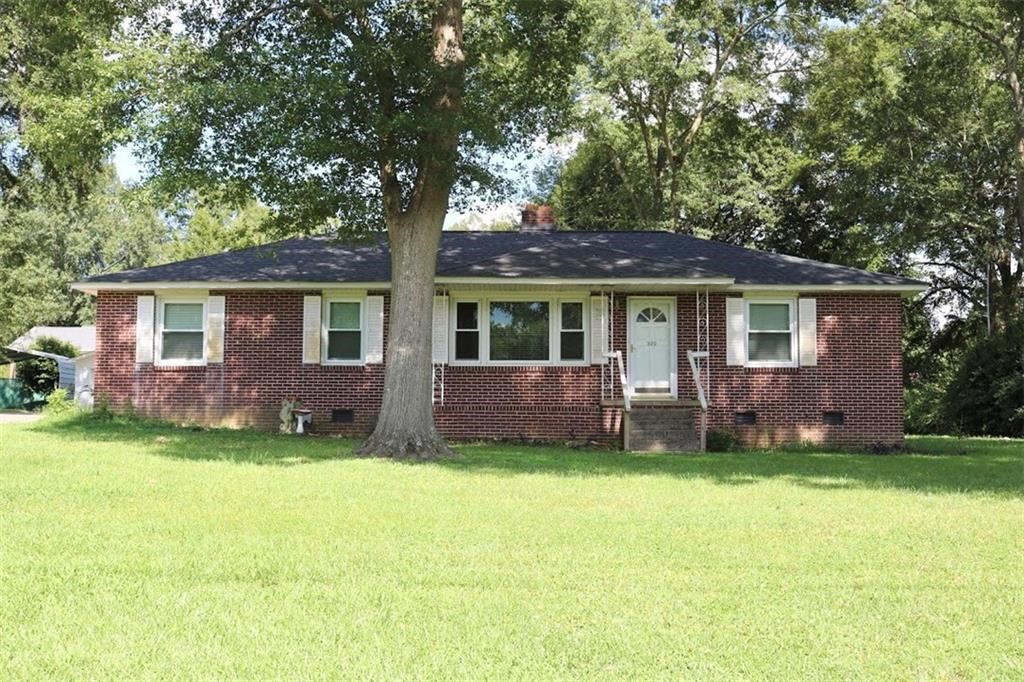 Property image 1 at 320 Forest Lane, Belton, SC 29627