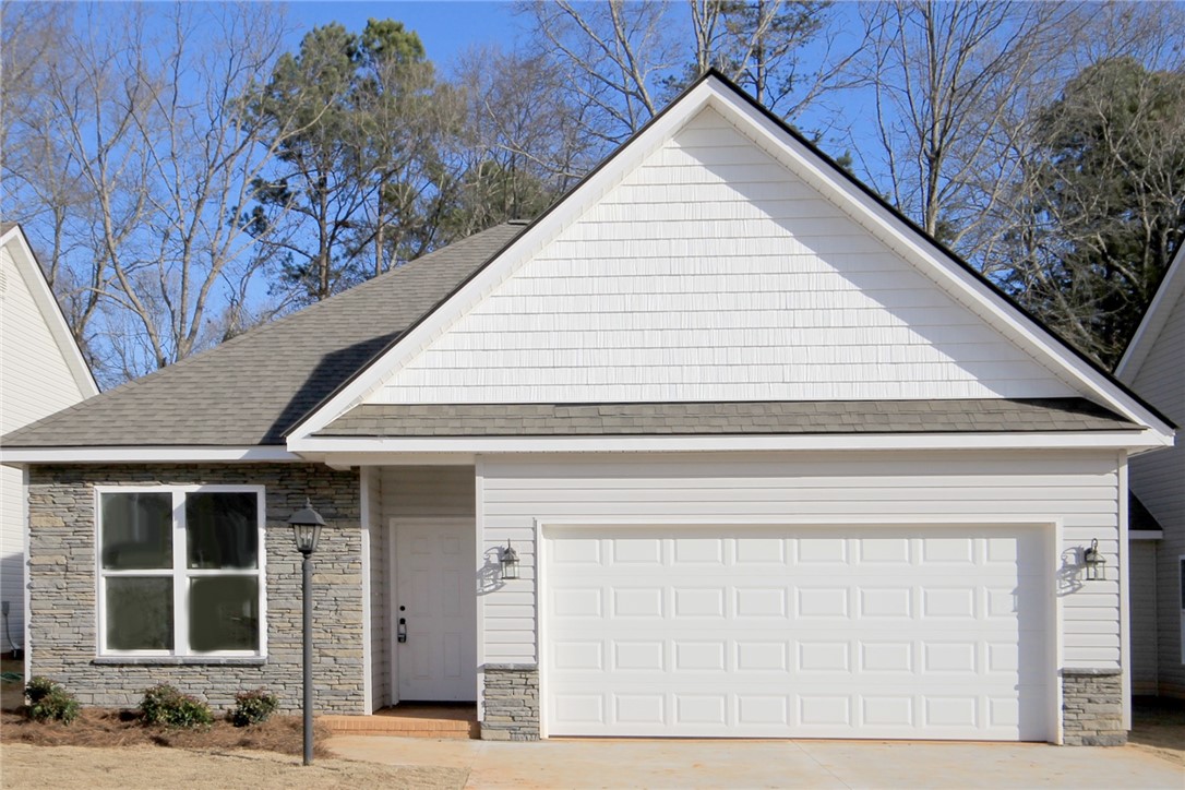 Property image 1 at 207 Magnolia Lane, Pendleton, SC 29670