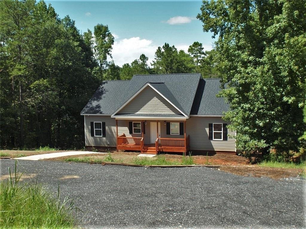 121 Martins Pointe Drive