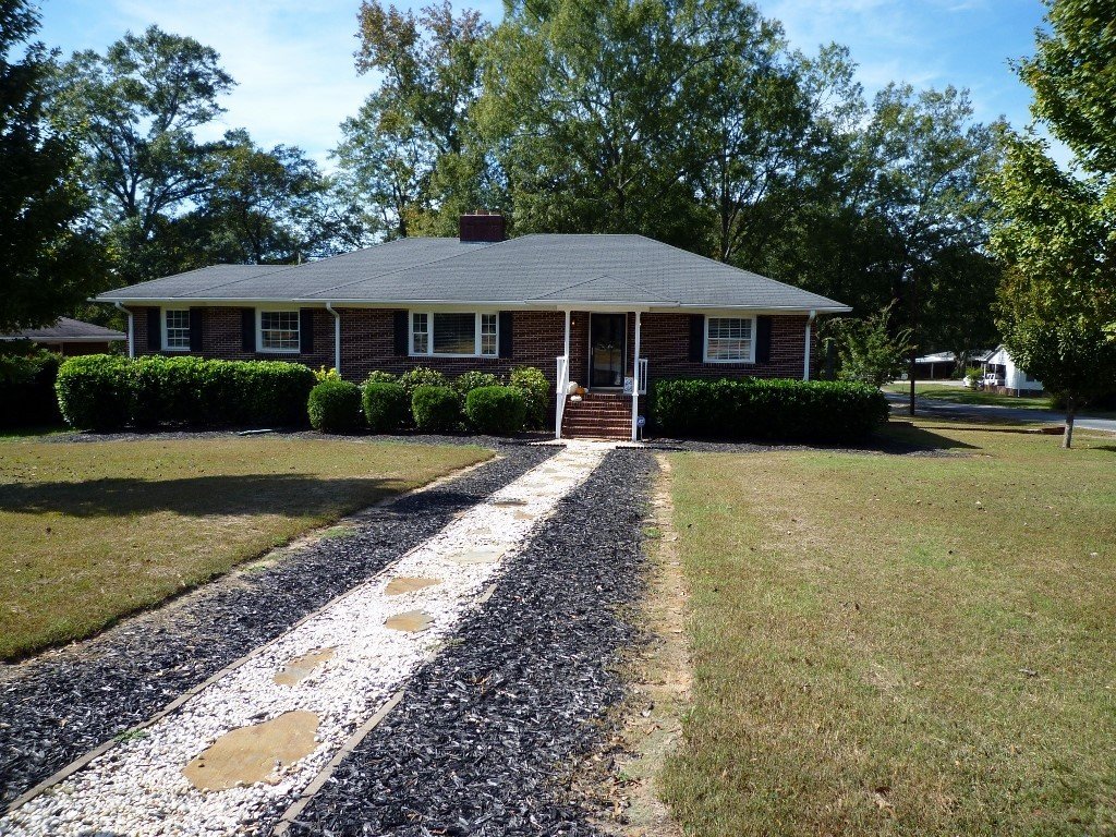 Property image 1 at 201 Palmetto Parkway, Belton, SC 29627