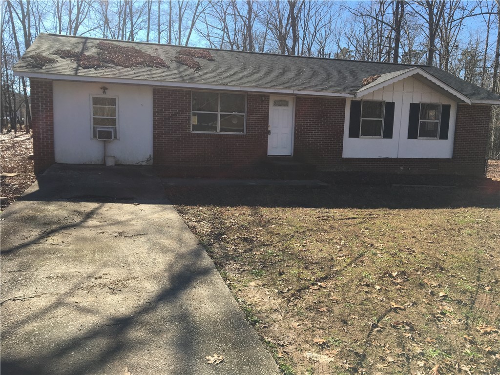 Property image 1 at 112 Linda Lane, Honea Path, SC 29654