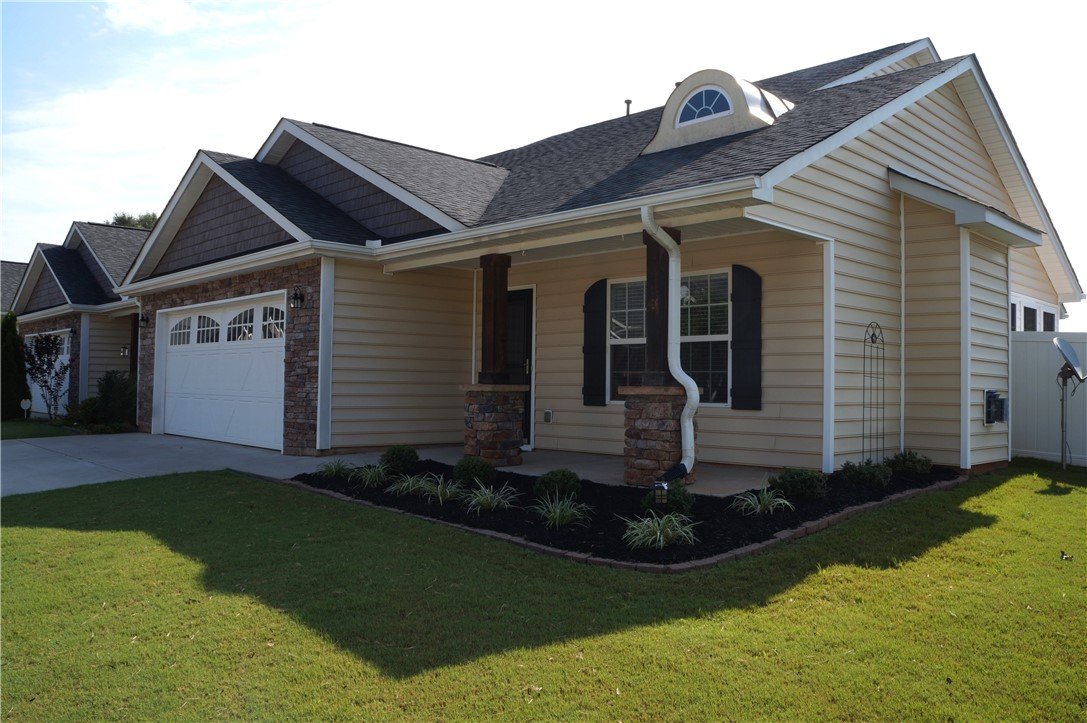 Property image 1 at 32 Hillsborough Drive, Anderson, SC 29621