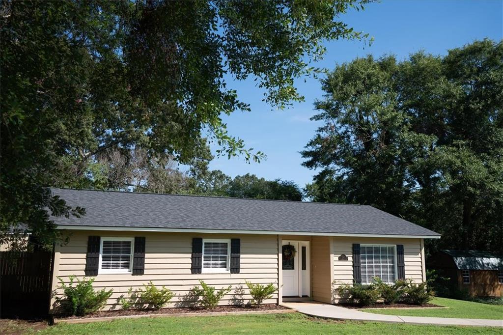 Property image 1 at 110 King James Road, Seneca, SC 29678