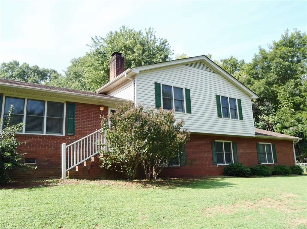 Property image 1 at 525 Stagecoach Drive, Anderson, SC 29625
