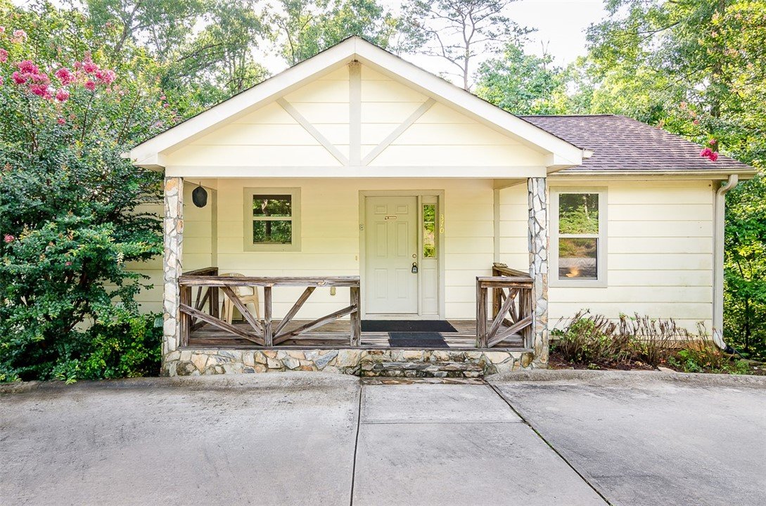 Property image 1 at 370 Woodmere Drive, Pickens, SC 29671