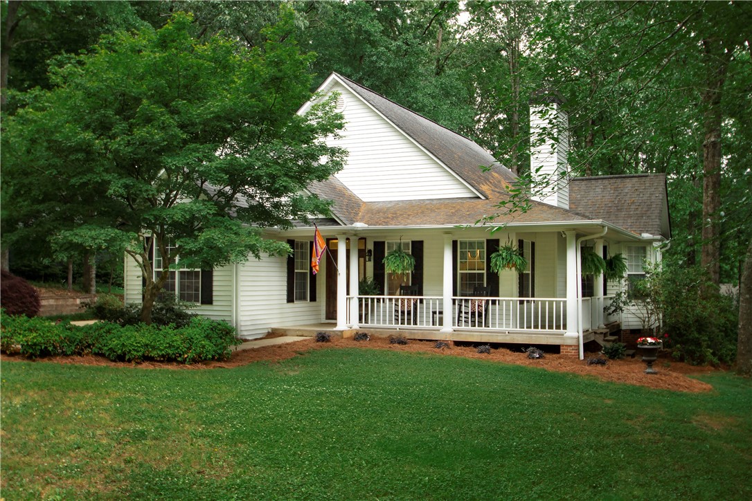 Property image 1 at 18028 Clermont Circle, Seneca, SC 29678