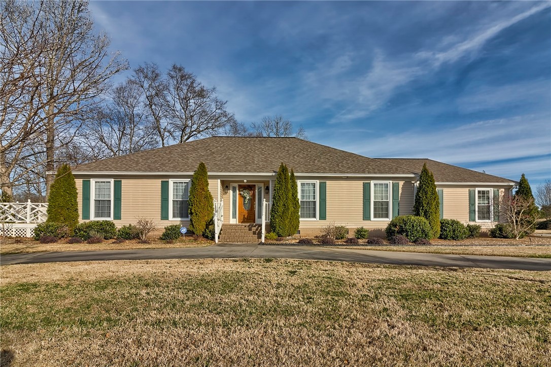 Property image 1 at 103 Pine Ridge Drive, Easley, SC 29642