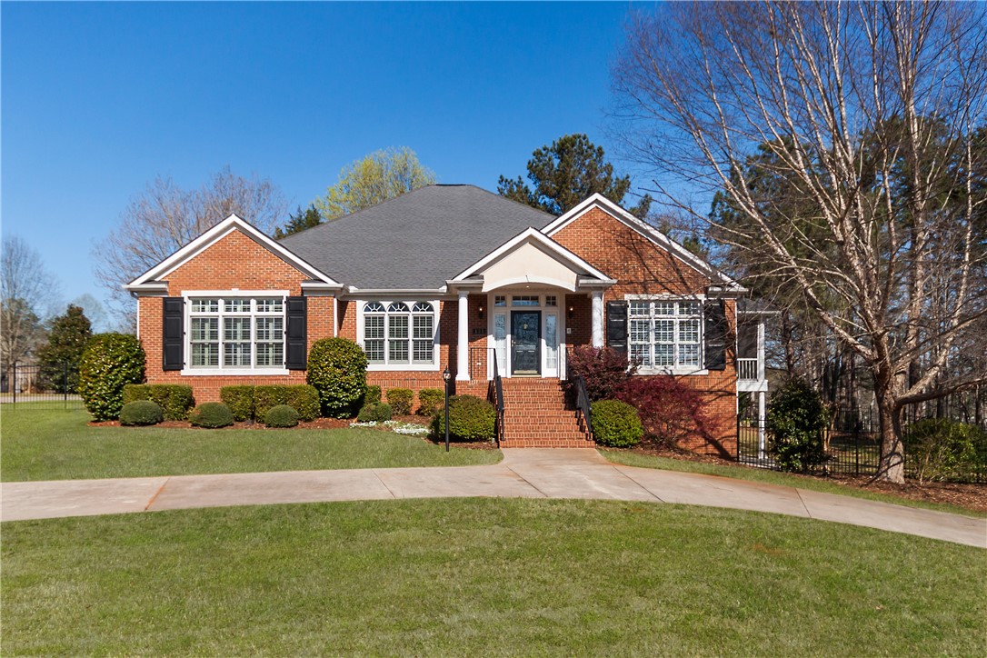 131 South Oak Pointe Drive