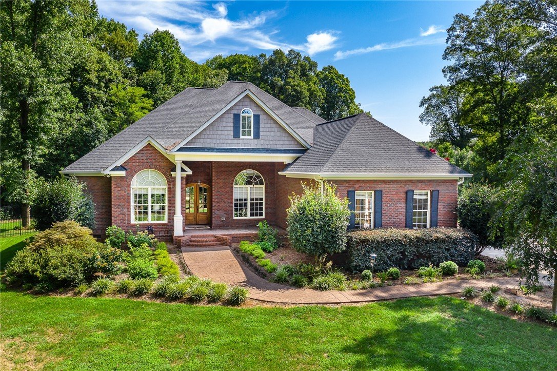 Property image 1 at 10 United Avenue, Pendleton, SC 29670