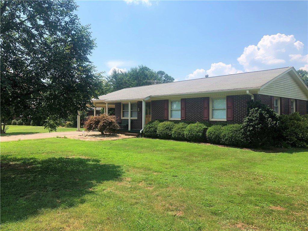 Property image 1 at 1127 Briarwood Drive, Seneca, SC 29672