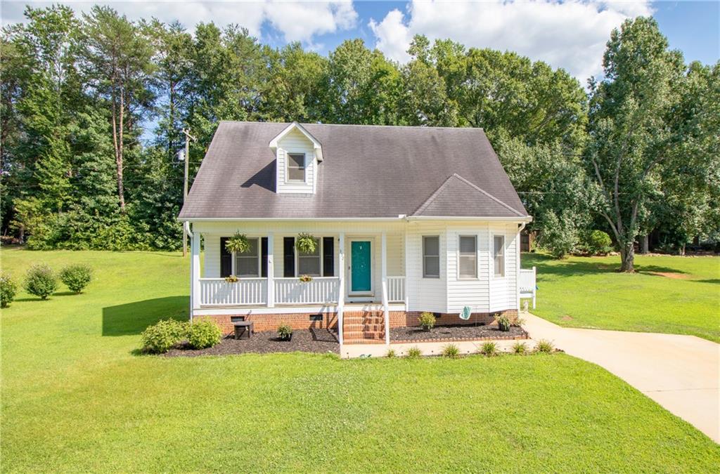 Property image 1 at 352 Springdale Avenue, Liberty, SC 29657