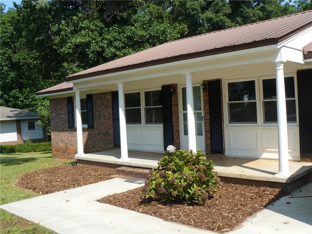 Property image 1 at 713 Tanglewood Drive, Seneca, SC 29672