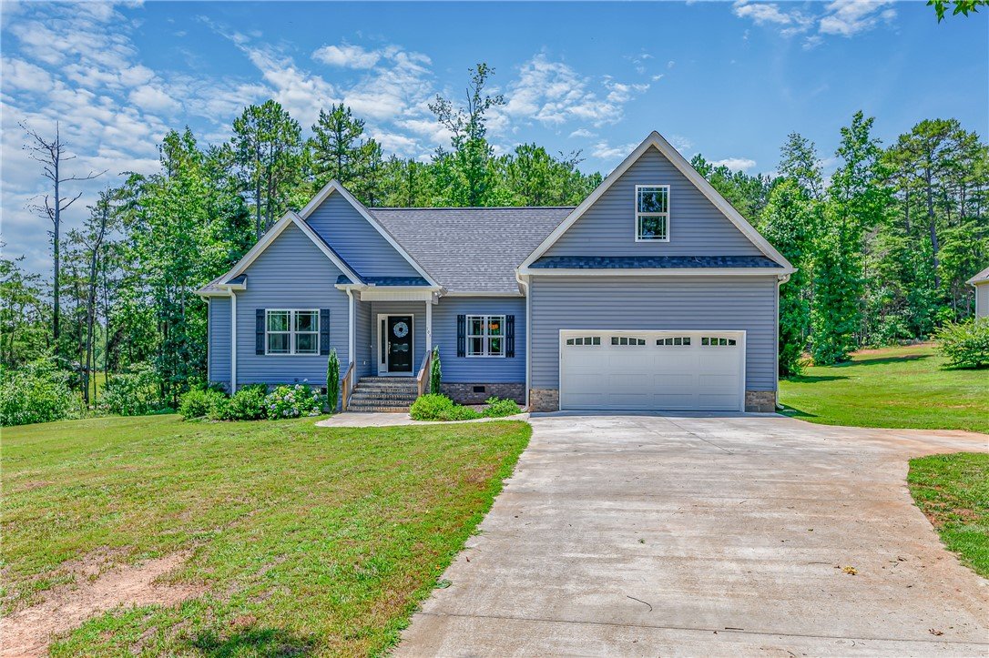 Property image 1 at 103 Ridgeland Drive, Six Mile, SC 29682