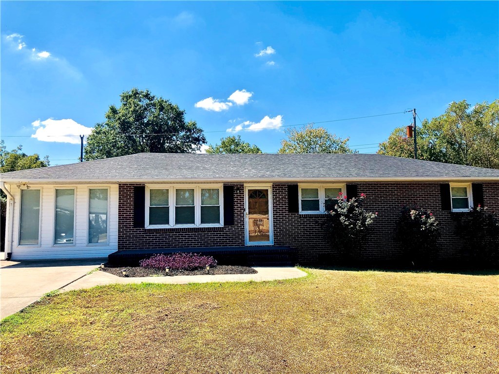 Property image 1 at 213 Park Drive, Iva, SC 29655