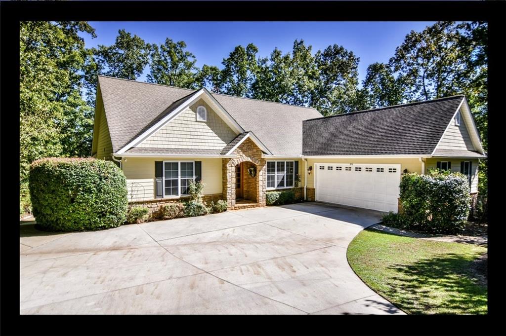 104 Crest Pointe Drive