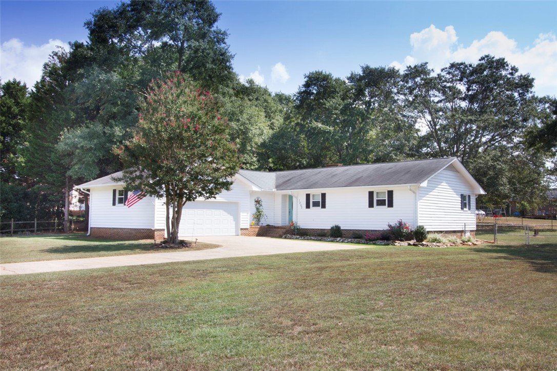 Property image 1 at 1007 Nashmore Drive, Anderson, SC 29625