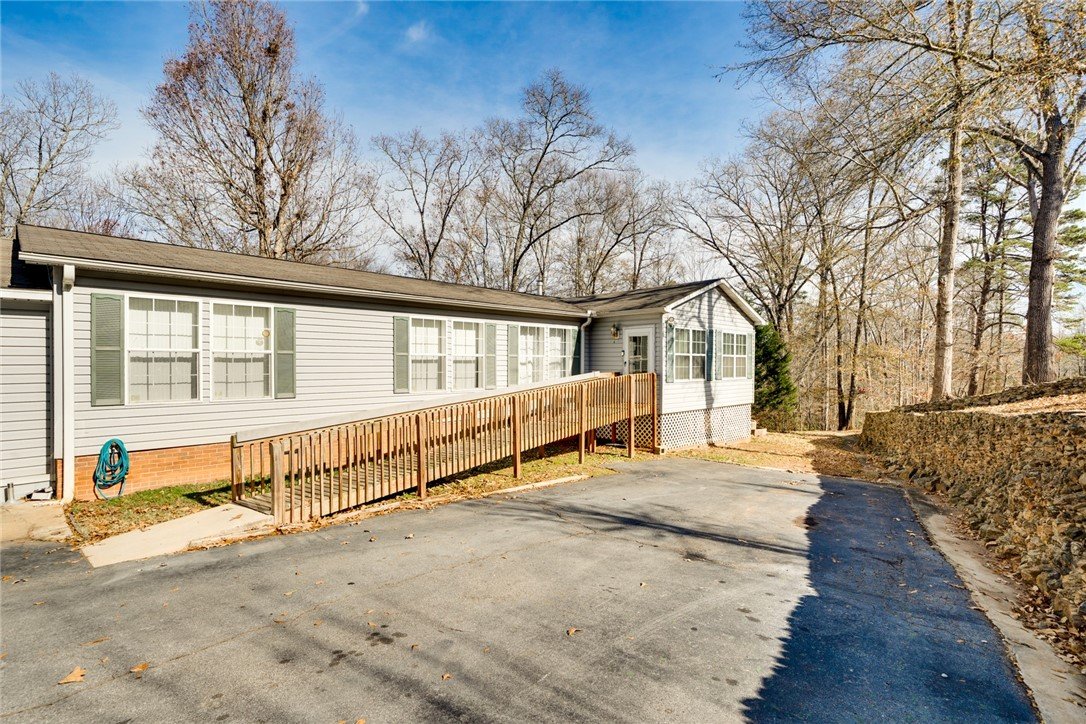 Property image 1 at 150 Sir Lancelot Drive, Piedmont, SC 29673