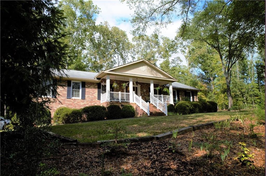 Property image 1 at 4927 Bayshore Drive, Seneca, SC 29672