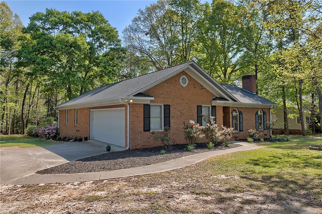 Property image 1 at 1109 Green Willow Trail, Anderson, SC 29621