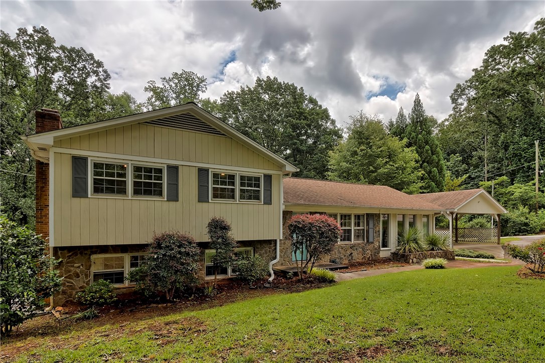 Property image 1 at 100 Shady Lane, Seneca, SC 29678