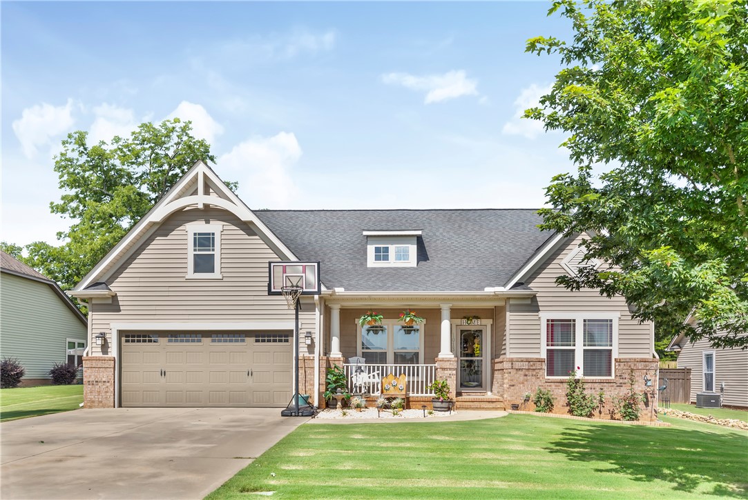 1013 Drakes Crossing