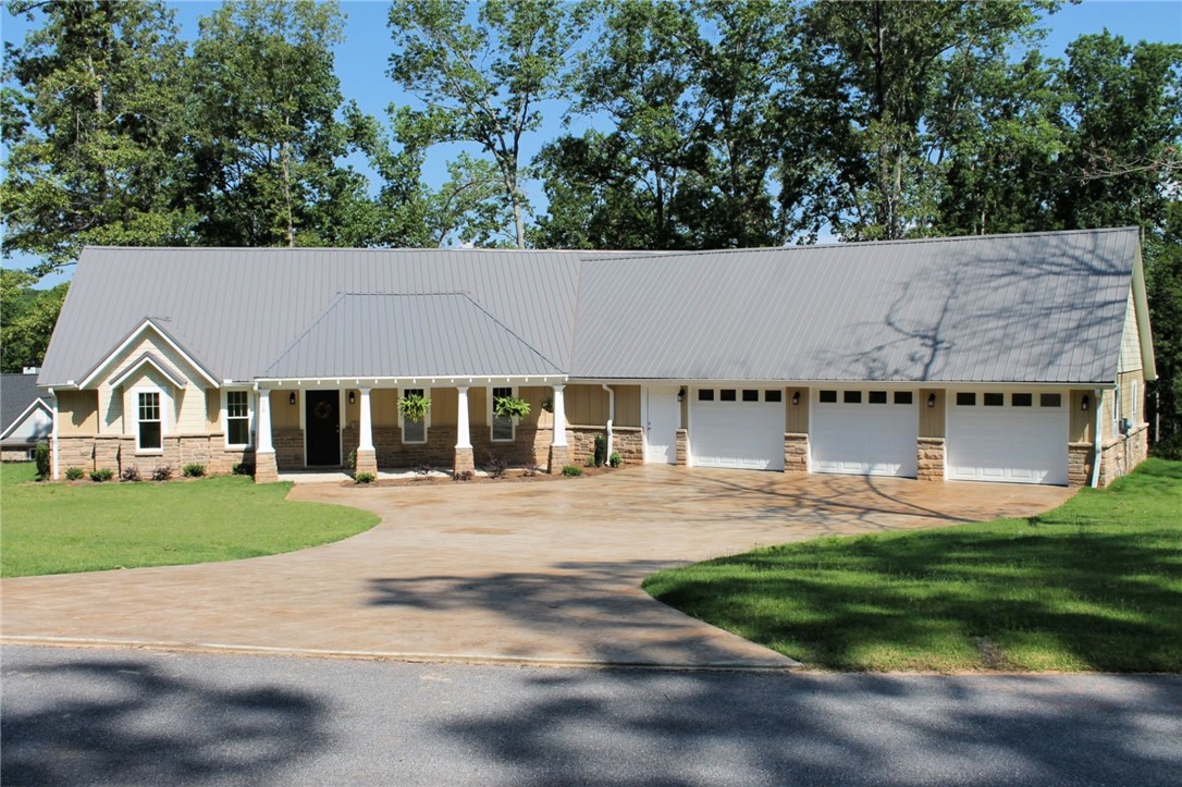 Property image 1 at 928 Falling Waters Lane, Seneca, SC 29672