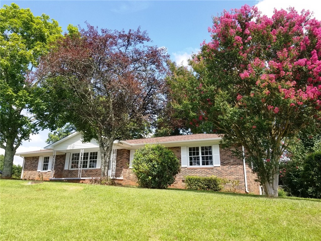 Property image 1 at 1090 N Hwy 11 Highway, West Union, SC 29696