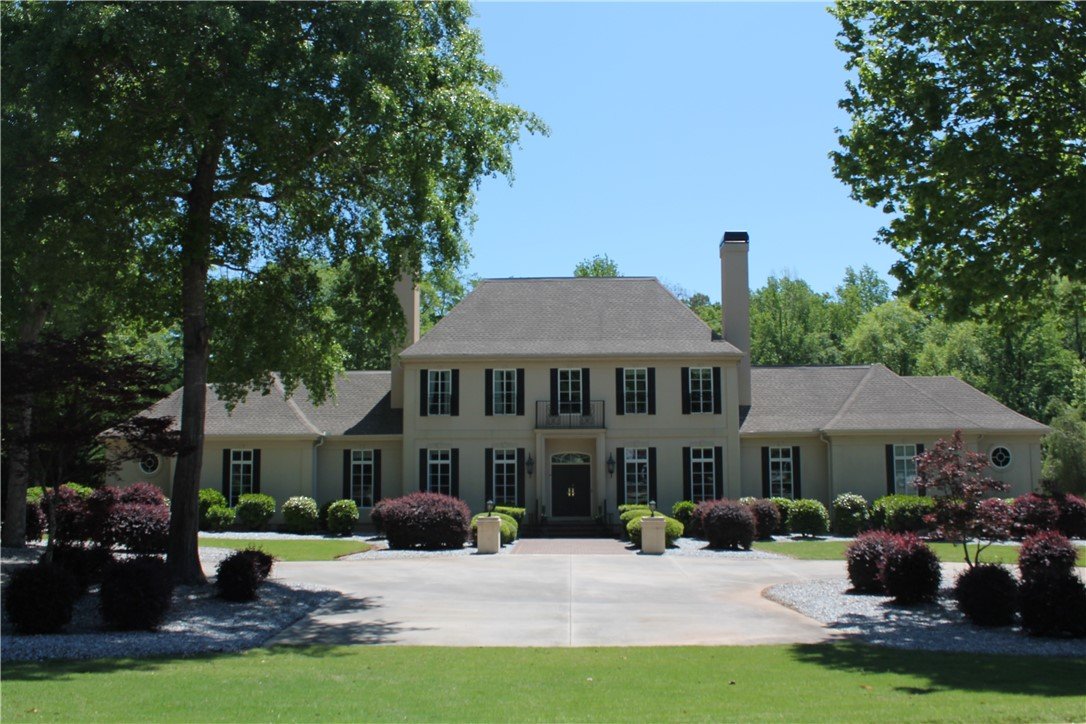 1102 Thornehill Drive