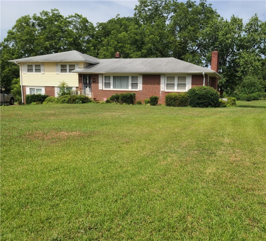 Property image 1 at 908 Plantation Road, Anderson, SC 29621