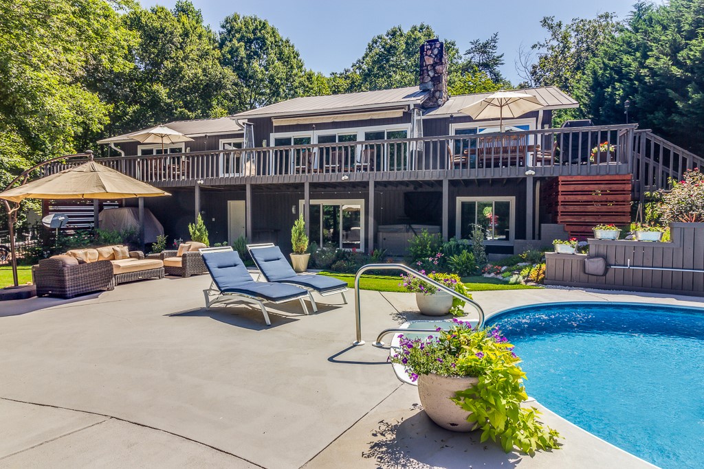 1419 Keowee Lakeshore Drive