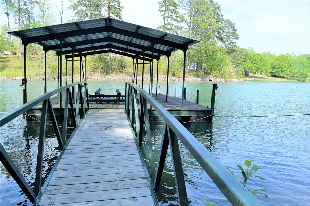 Property image 1 at 111 Abaco Lane, Seneca, SC 29672