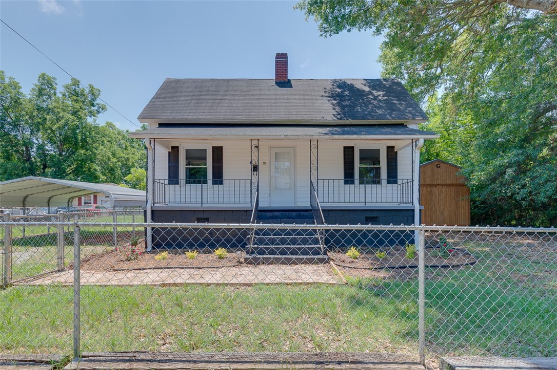 Property image 1 at 2 Green Street, Pelzer, SC 29669