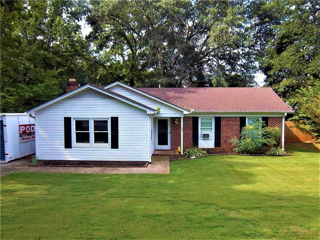 Property image 1 at 29 Charterhouse Avenue, Piedmont, SC 29673