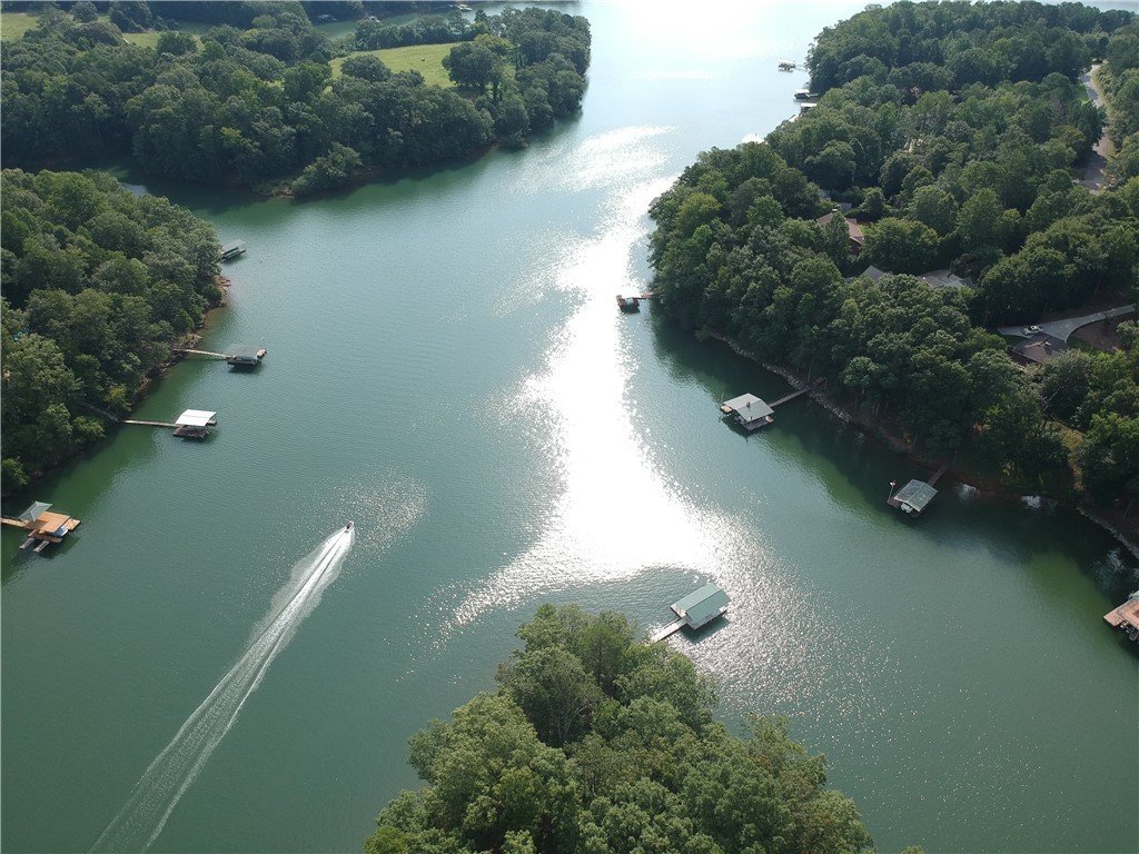 806 Long Point Drive